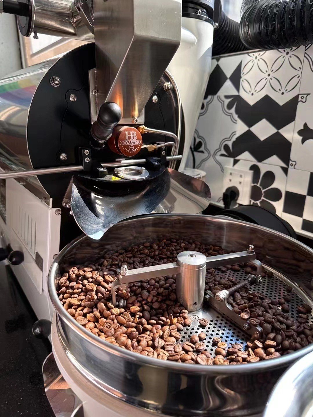 Roasting coffee beans at origin